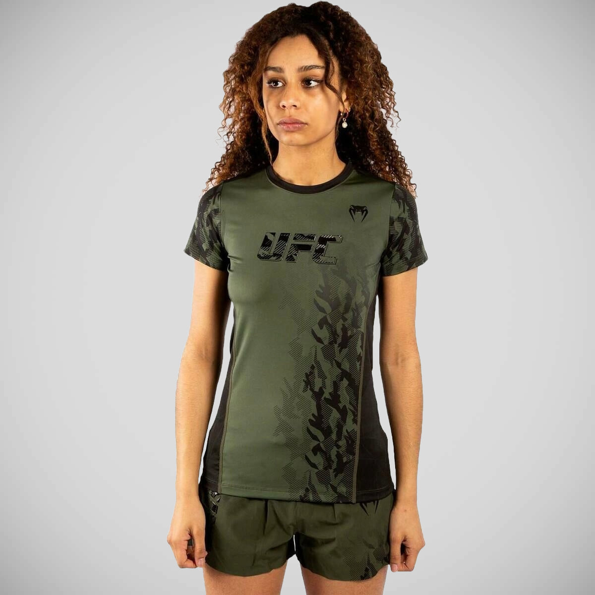 Venum UFC Authentic Fight Week Frauen trocken Tech T-Shirt Khaki