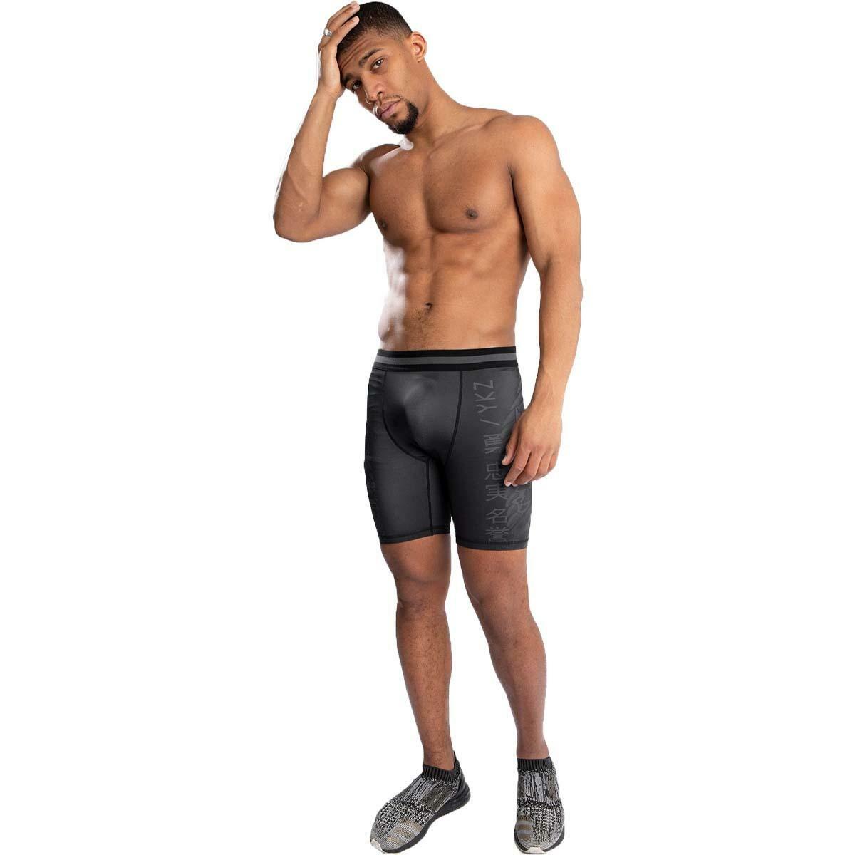 Venum YKZ21 Vale Tudo Shorts Schwarz