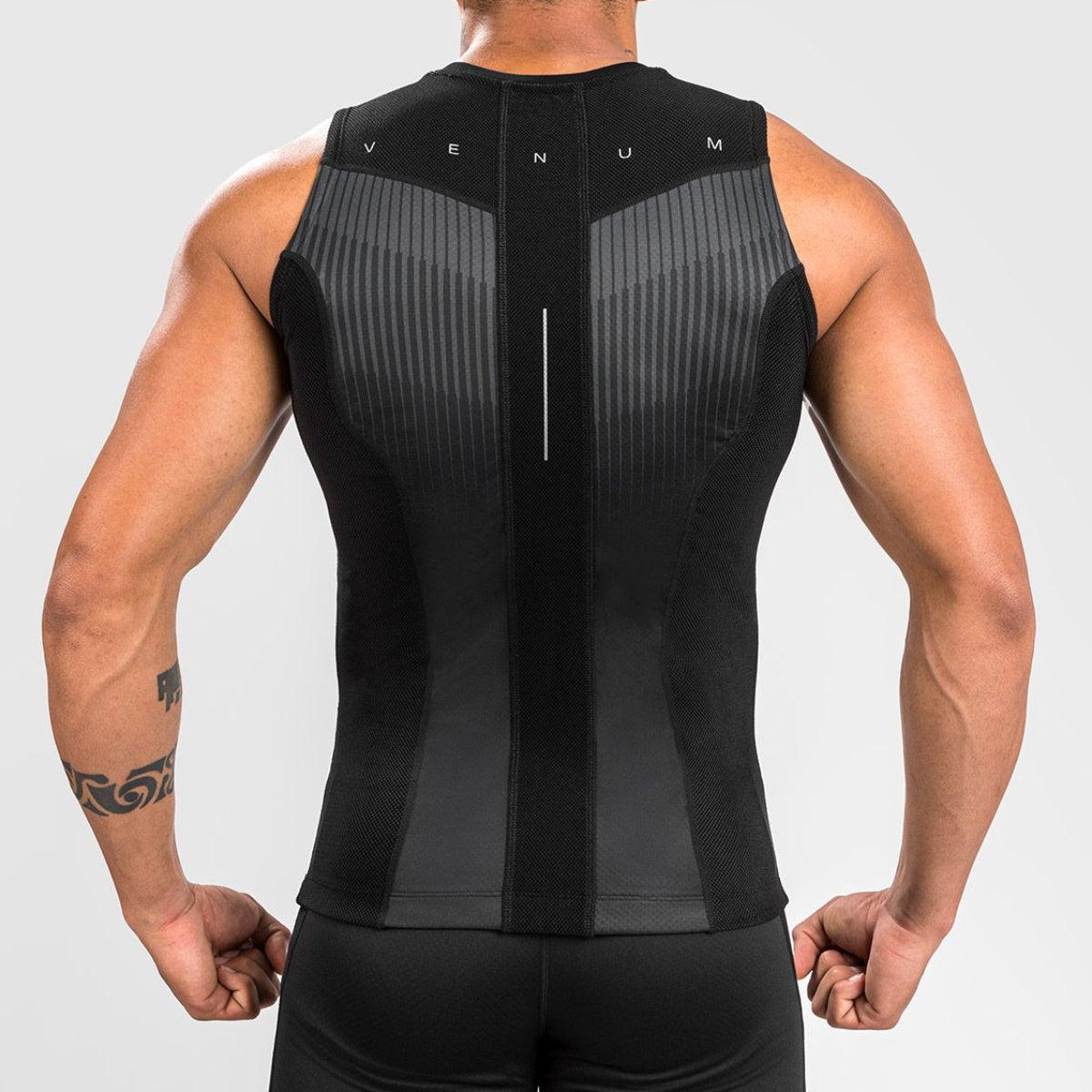 Venum Rashguard ermeløs biomecha svart