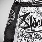 8 Weapons Sak yant tigers carbon muay thai Shorts weiß