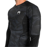 Venum Electron 3.0 Rash Guard z długim rękawem w kolorze czarnym