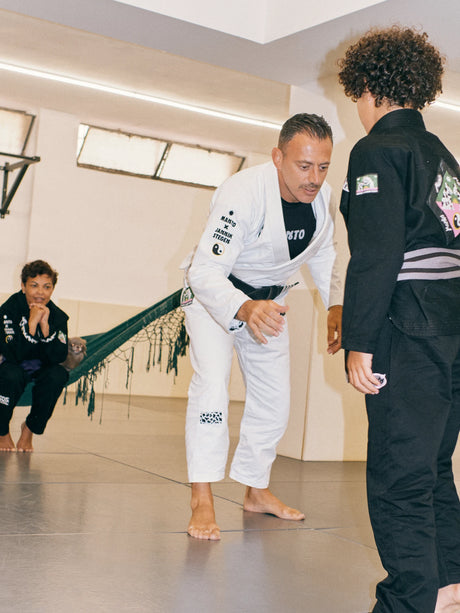 Manto Dogs BJJ Gi White, front view