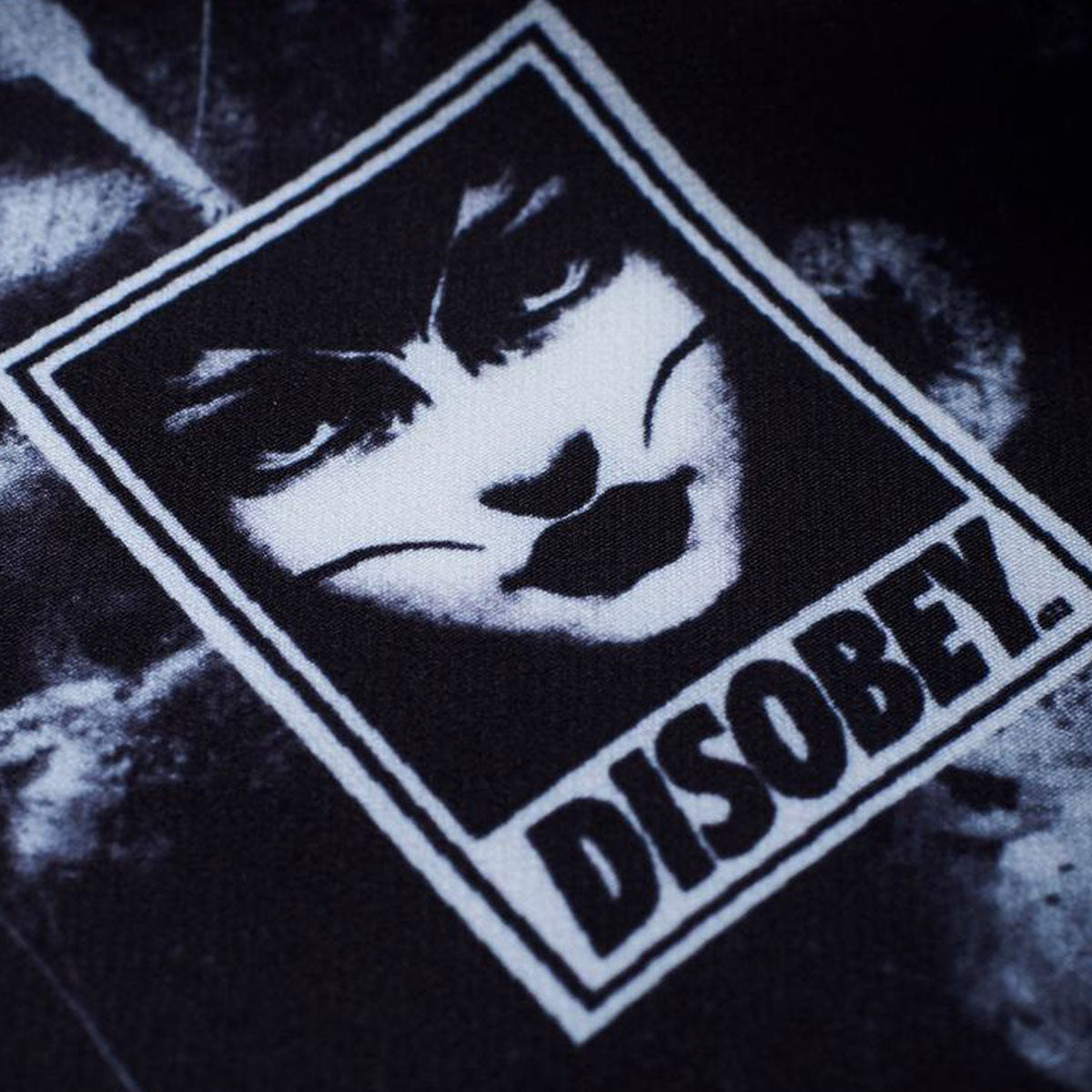 मंटो डिसोबे शॉर्ट्स ब्लैक फाइट