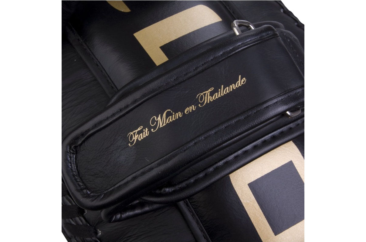 Elion Thai Pad Black/Gold Fait Main en Thailande gold script