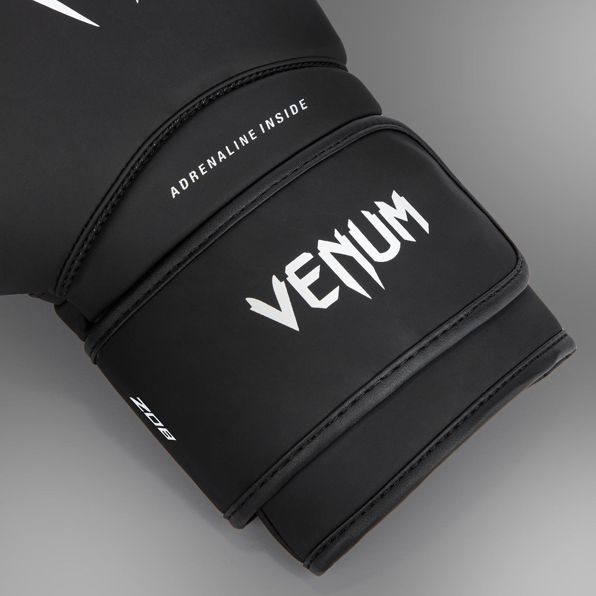 Venum Contender 1.5 Kids Boxing Gloves Black/White - detail