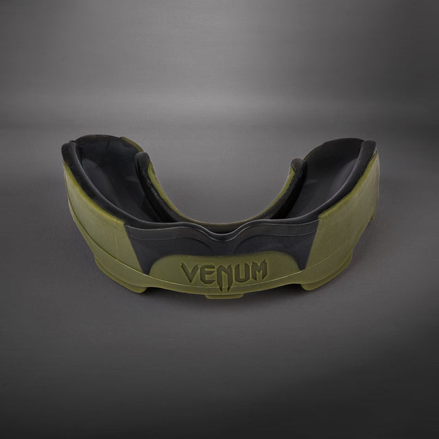 Venum Predator Mouthguard - front