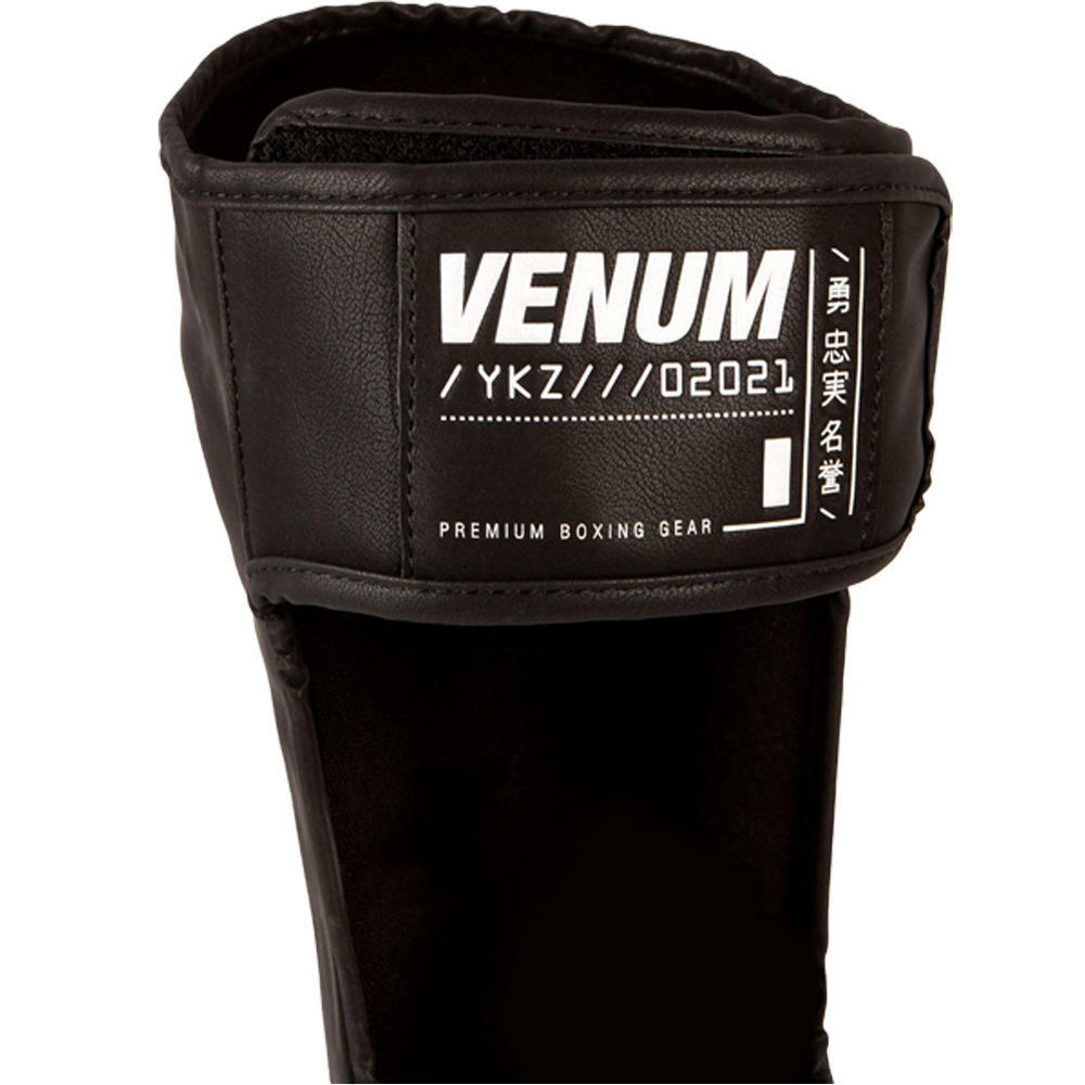 Venum YKZ21 Shin Guards - Black/Black VEN-04334-114